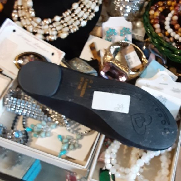 QUIPID BLACK SUEDE GOLD TRIM FLATS - Picture 2 of 3